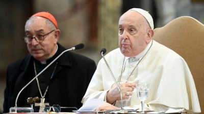Bertemu Para Klerus, Ini Pesan Paus Fransiskus