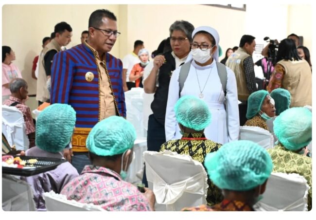 Bupati Kupang Memantau Kegiatan Operasi Katarak di RSUD NAIBONAT